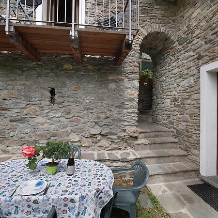 Appartamentino Su 2 Livelli Dosso del Liro Kültér fotó